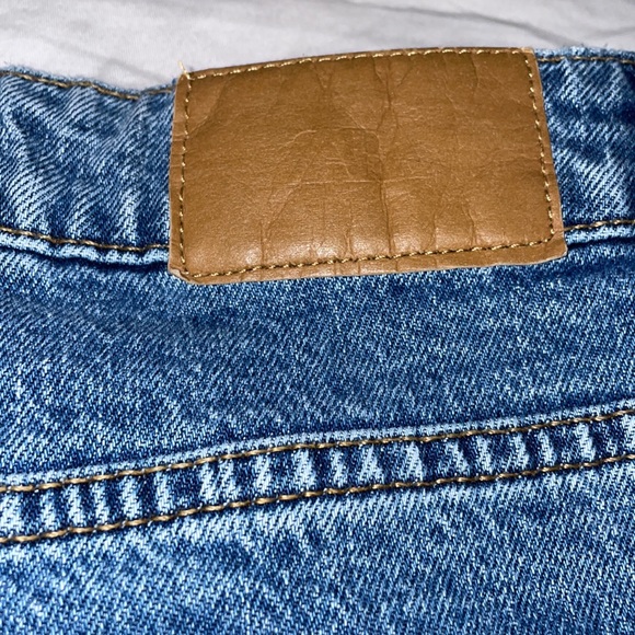 Zara High Rise Mom Jeans - Picture 3 of 4